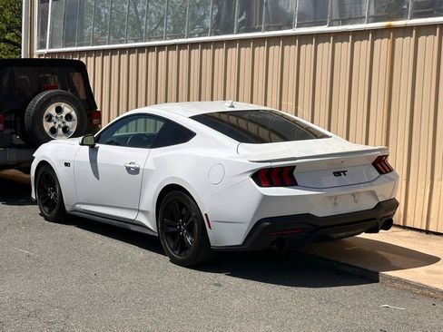 Used 2024 Ford Mustang GT RWD image 5