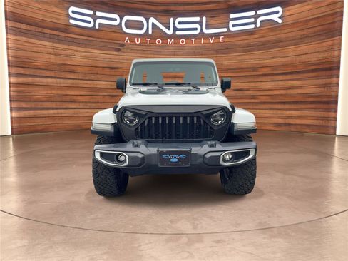 Used 2019 Jeep Wrangler Unlimited Sahara image 3