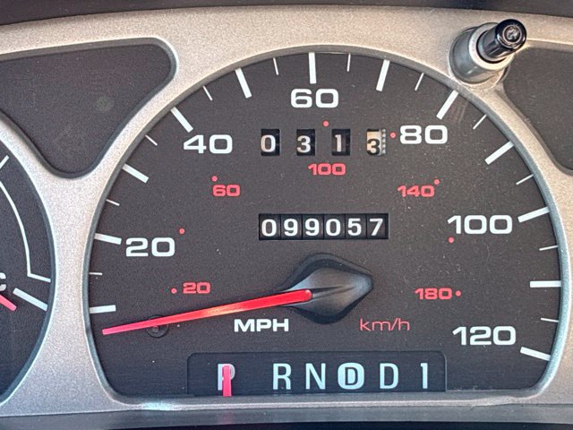 Used 1999 Ford Taurus SE FWD image 25