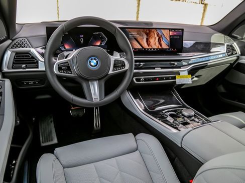 New 2026 BMW X5 xDrive50e w/ M Sport Package image 10