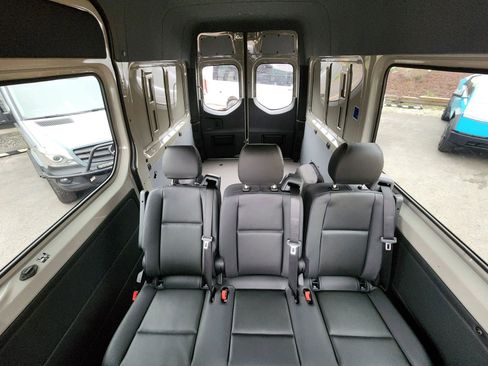 Used 2026 Mercedes-Benz Sprinter 2500 image 32