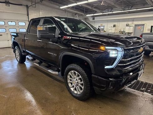 New 2026 Chevrolet Silverado 2500 LT w/ Z71 Chrome Sport Edition AWD/4WD image 8