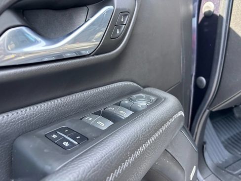 Used 2023 GMC Yukon Denali RWD image 21