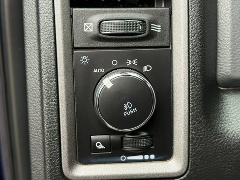 Used 2018 RAM 1500 Express w/ Express Value Package RWD image 28