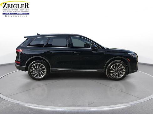 Used 2023 Lincoln Corsair Reserve image 5