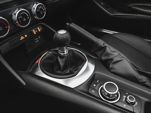 Used 2023 MAZDA MX-5 Miata Grand Touring RWD image 25