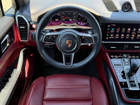Certified 2023 Porsche Cayenne Platinum Edition AWD/4WD image 13