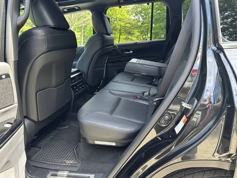 Used 2026 Lexus LX 700h Luxury AWD/4WD image 16