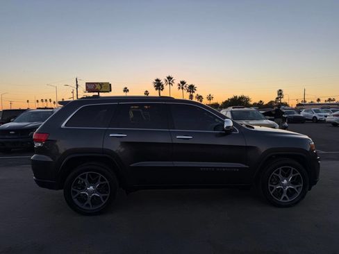 Used 2019 Jeep Grand Cherokee Limited image 12