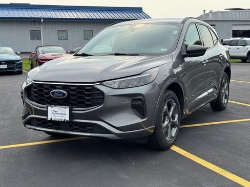Used 2024 Ford Escape ST-Line w/ Tech Pack #1 AWD/4WD image 8