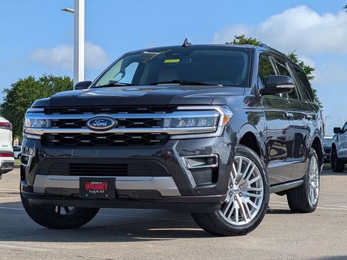 Used 2024 Ford Expedition Limited AWD/4WD image 2