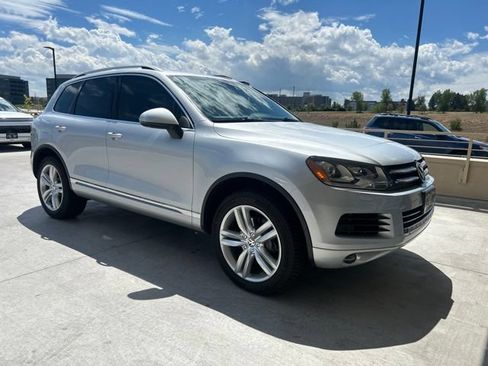 Used 2013 Volkswagen Touareg Executive AWD/4WD image 2