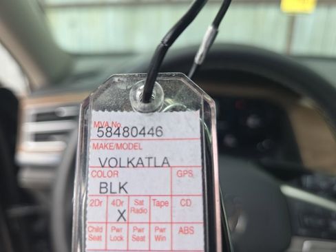 Used 2025 Volkswagen Atlas SE image 4