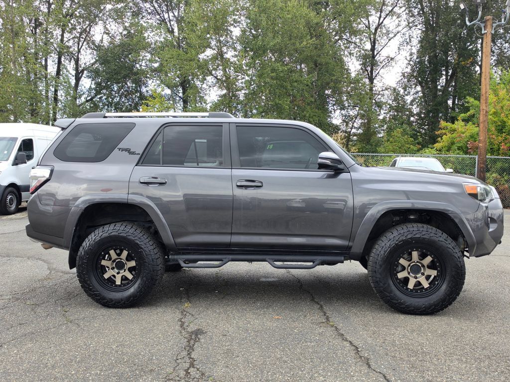 Used 2018 Toyota 4Runner TRD Off-Road Premium AWD/4WD image 7