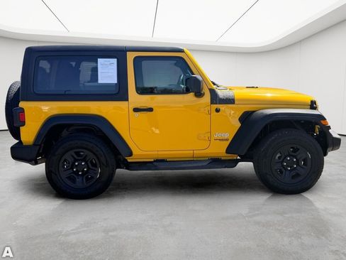 Used 2019 Jeep Wrangler Sport AWD/4WD image 7