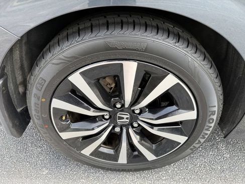 Used 2024 Honda Civic EX-L image 50