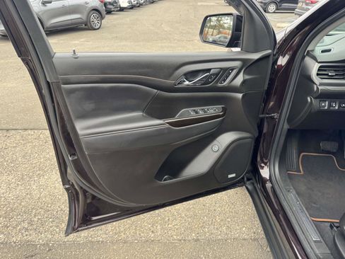 Used 2021 GMC Acadia AT4 w/ Technology Package image 25