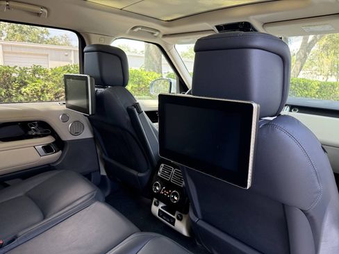 Used 2018 Land Rover Range Rover Supercharged AWD/4WD image 22