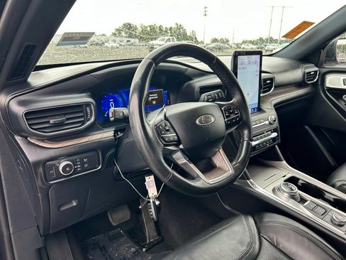Used 2020 Ford Explorer Platinum w/ Premium Technology Package AWD/4WD image 7