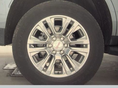 Used 2025 GMC Yukon Denali AWD/4WD image 18
