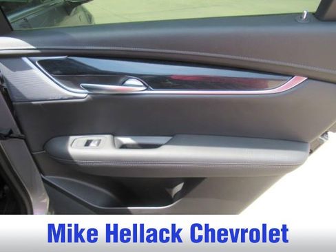 Used 2025 Cadillac XT5 Premium Luxury FWD image 13
