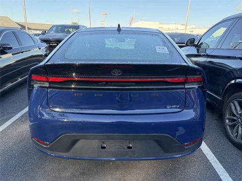 Used 2023 Toyota Prius LE image 5