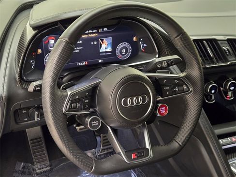 Used 2021 Audi R8 V10 w/ Premium Package image 33