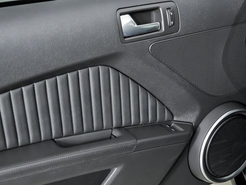 Used 2013 Ford Mustang Shelby GT500 RWD image 17