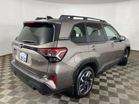 Used 2025 Subaru Forester Limited image 6