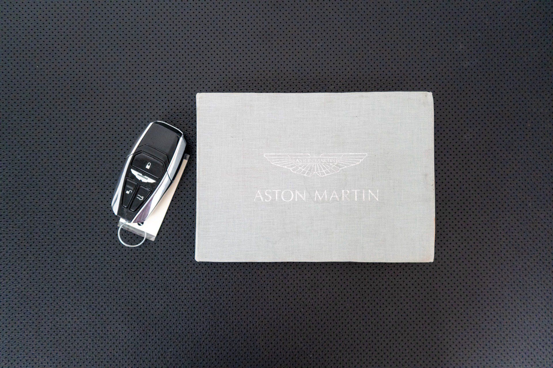 Used 2023 Aston Martin V8 Vantage Coupe RWD image 20