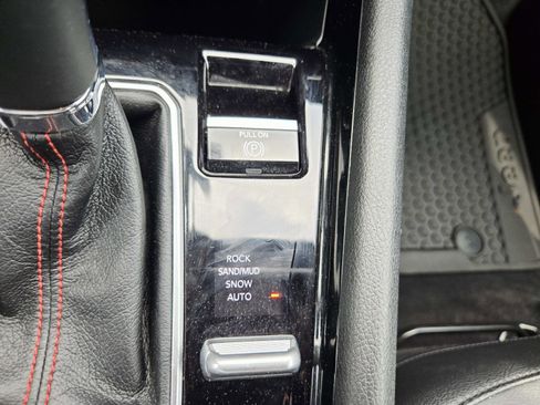 Used 2024 Jeep Compass Trailhawk AWD/4WD image 32