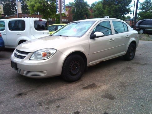 Used 2009 Chevrolet Cobalt LT FWD image 2