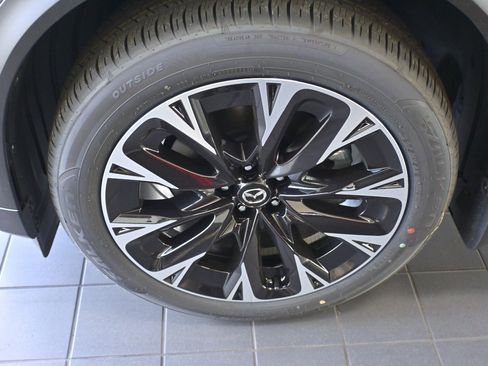 New 2025 MAZDA CX-90 Plug-In Hybrid w/ Premium Plus image 10