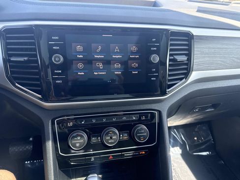Used 2023 Volkswagen Atlas SE AWD/4WD image 25