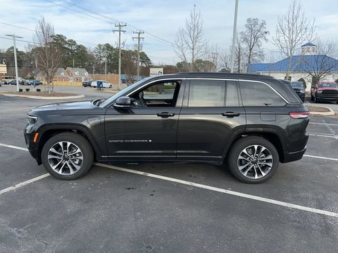 New 2024 Jeep Grand Cherokee Overland w/ Advanced Protech Group III AWD/4WD image 3