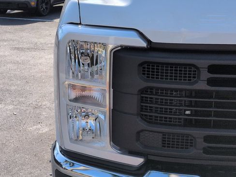 New 2026 Ford F350 XL w/ XL Driver Assist Package image 10