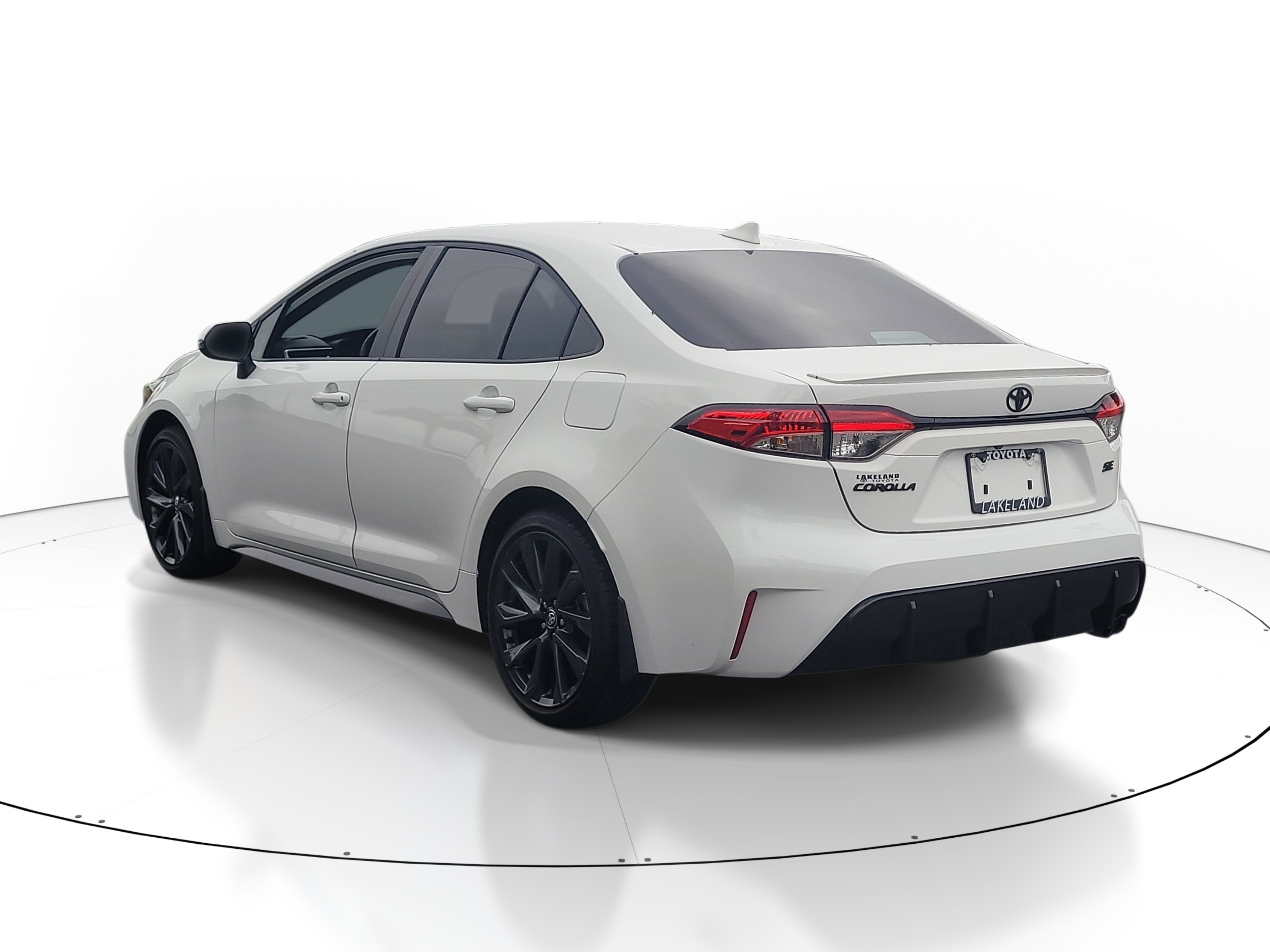 Certified 2025 Toyota Corolla SE FWD image 5