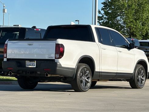 Used 2024 Honda Ridgeline Sport image 6