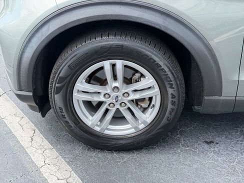 Used 2020 Ford Explorer XLT w/ Equipment Group 202A RWD image 22