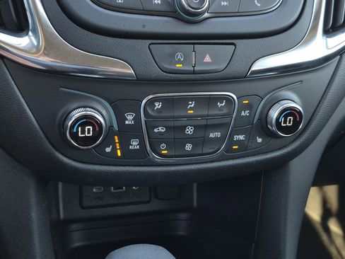 Used 2024 Chevrolet Equinox LT FWD image 27