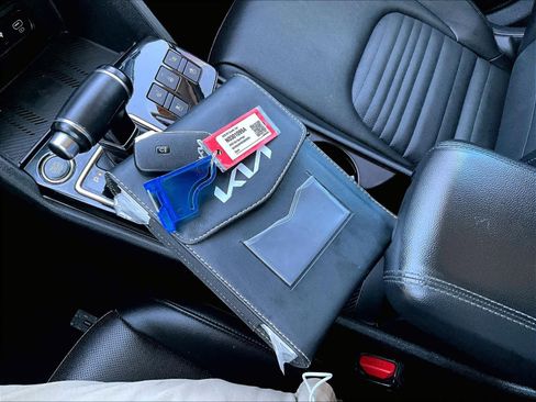 Used 2023 Kia Sportage SX image 31