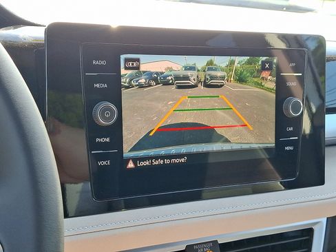 New 2025 Volkswagen Taos SE image 14