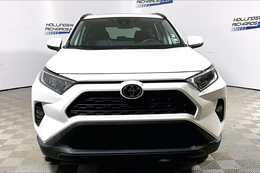 Used 2020 Toyota RAV4 XLE Premium FWD image 2