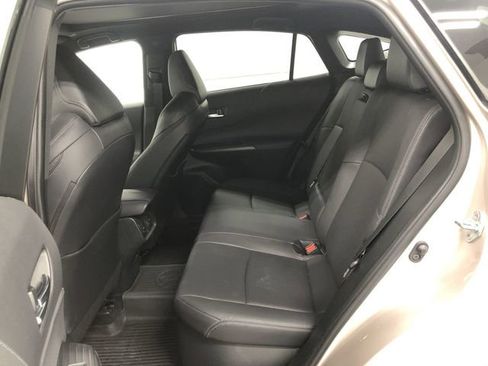 Used 2023 Toyota Venza Limited image 27