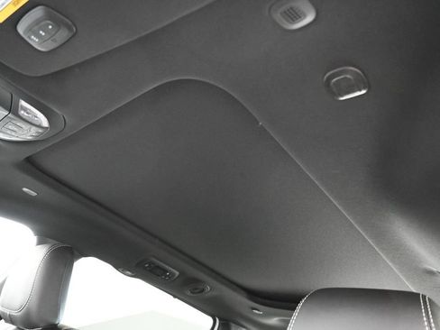 New 2027 Chrysler Pacifica Select FWD image 15