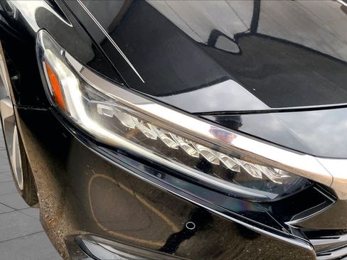 Used 2018 Honda Accord Touring image 27