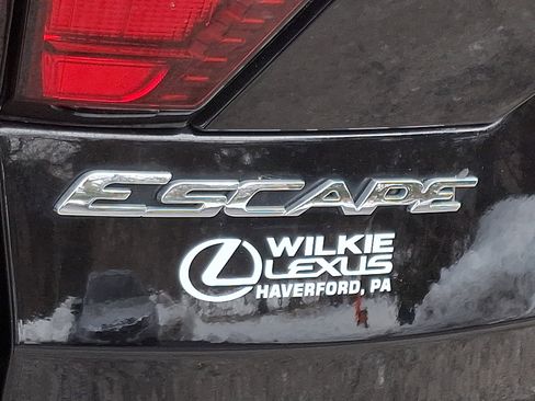 Used 2019 Ford Escape Titanium image 30