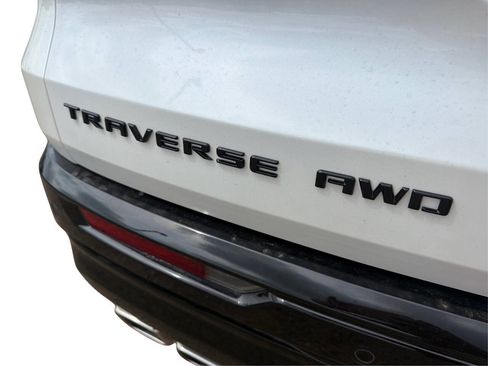 Used 2024 Chevrolet Traverse RS w/ LPO, Floor Liner Package AWD/4WD image 24