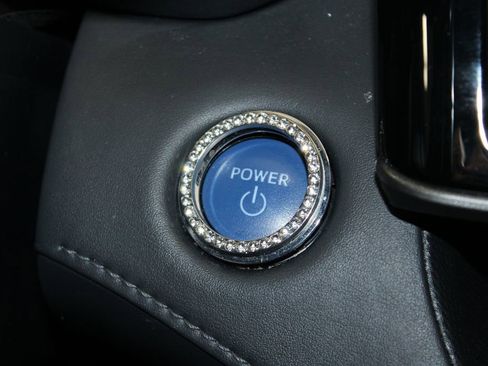 Used 2022 Toyota Highlander XLE AWD/4WD image 42