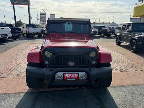 Used 2014 Jeep Wrangler Unlimited Sahara w/ Connectivity Group AWD/4WD image 24